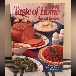 Vintage Taste of Home 2001 Annual Recipes Cookbook